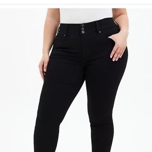 Black high waisted jeans